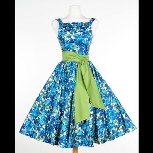 Pinups girl clothing large